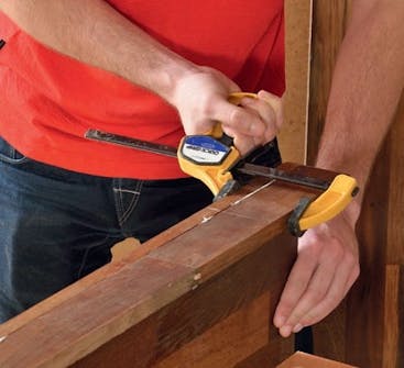 Renovera trappa billigt: Spänn ihop de två delarna Renovera trappa billigt: Spänn ihop de två delarna